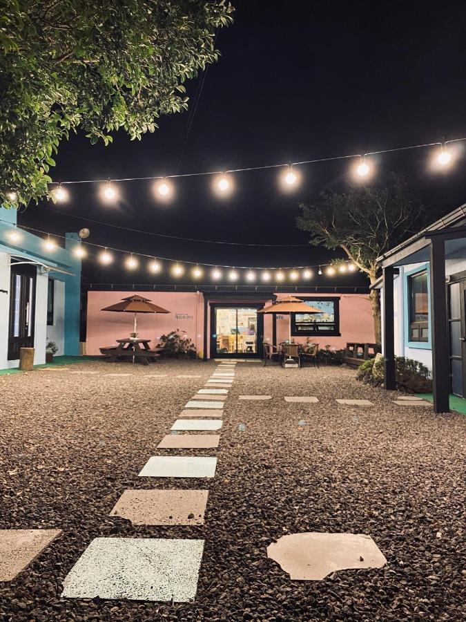 Lefthander Guesthouse Jeju by Eksteriør bilde