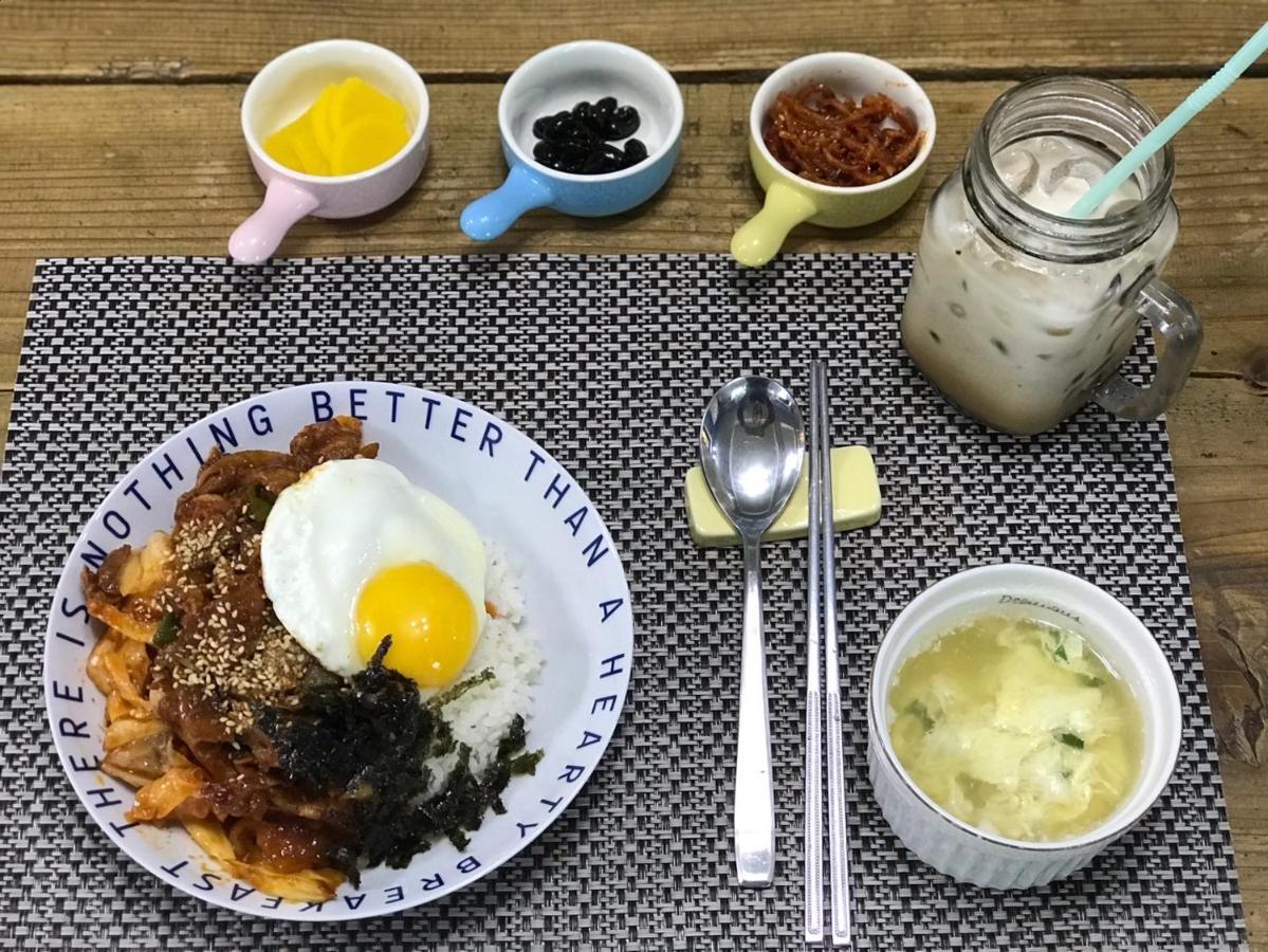Lefthander Guesthouse Jeju by Eksteriør bilde