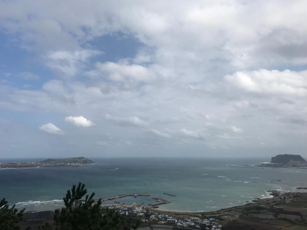 Lefthander Guesthouse Jeju by Eksteriør bilde